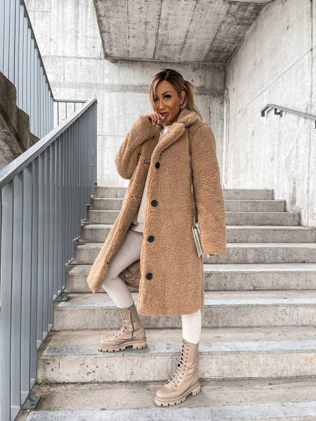 Corinne | Women’s Comfort Lapel Collar Trenchcoat