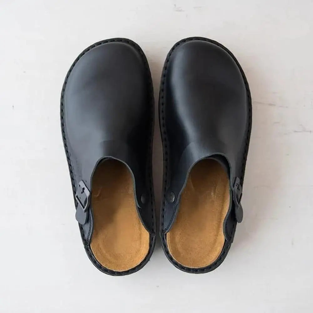 Poppy | Women Classic Closed Toe Clogs
