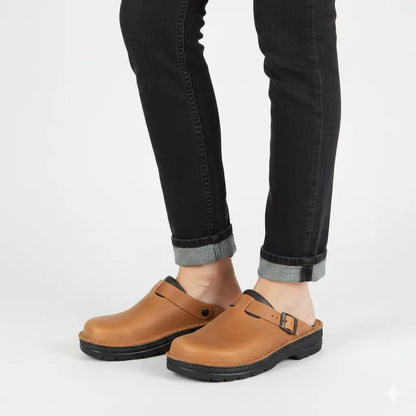 Poppy | Women Classic Closed Toe Clogs